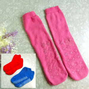 ❤💋3 Pairs of Gripper Slipper Socks ~ Pink Snowflake